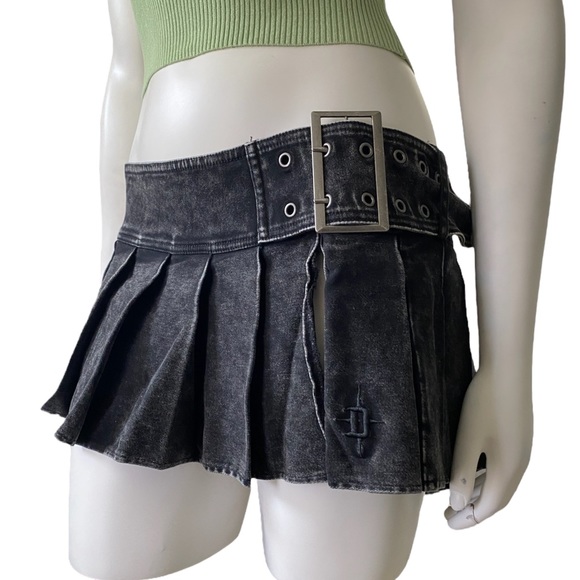 Darker Waves | NWOT’s cyber Y2K gothic grunge micro mini acid wash pleated skirt - Picture 2 of 6